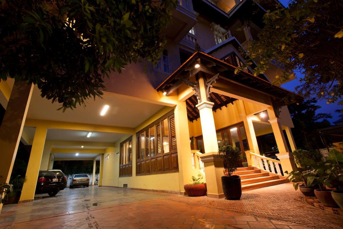 Grand Residence Phnom Penh Exterior photo
