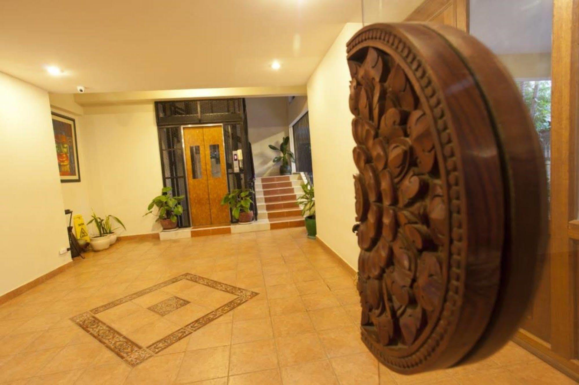 Grand Residence Phnom Penh Exterior photo