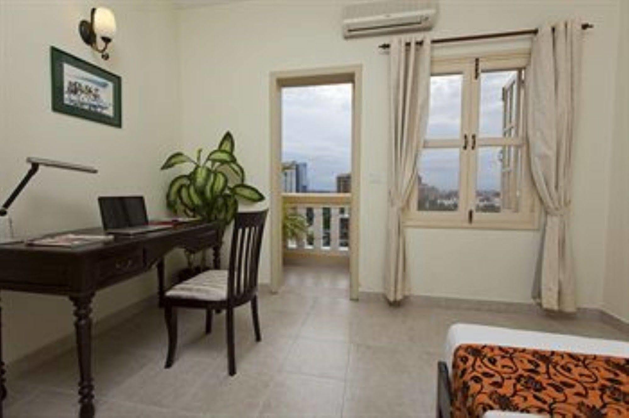 Grand Residence Phnom Penh Exterior photo